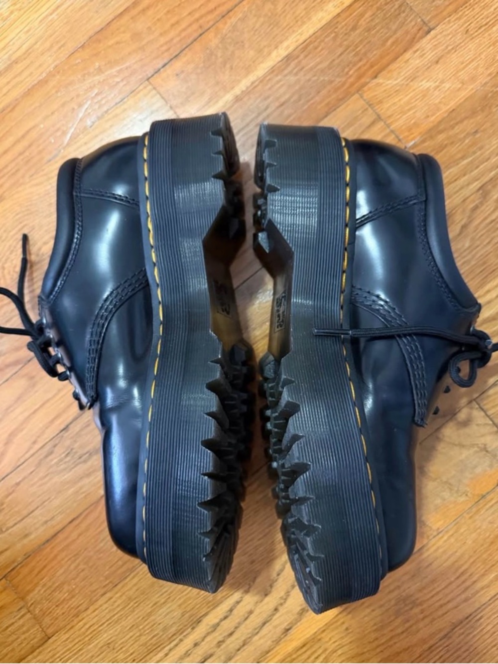 DR. MARTENS-CLASSIC BLACK- 8053 QUAD Platform Shoes-Womens Sz. 9-EXCELLENT! - Picture 4 of 6